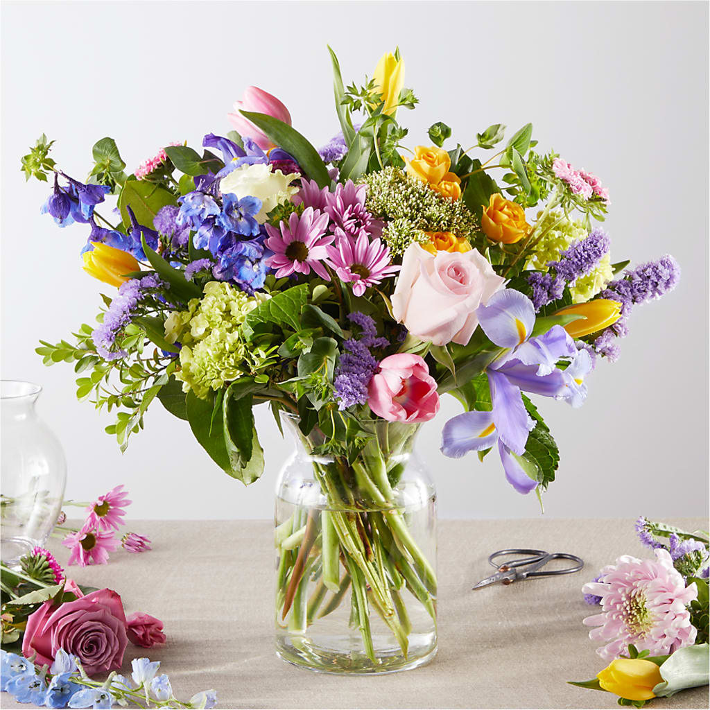 Pastel Tradition - A Florist Original – HYDE PARK FLORIST & GIFTS, Hyde Park NY
