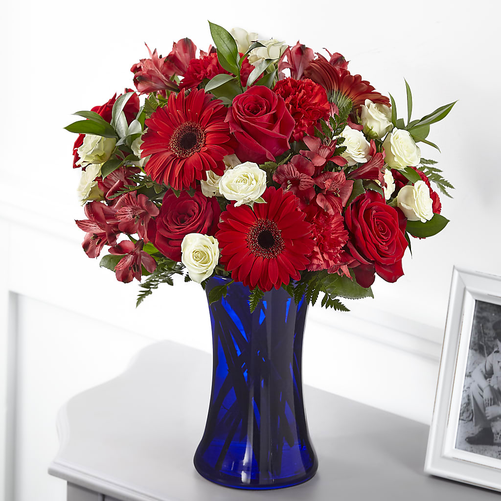 Hearts Embrace Bouquet – HYDE PARK FLORIST & GIFTS, Hyde Park NY