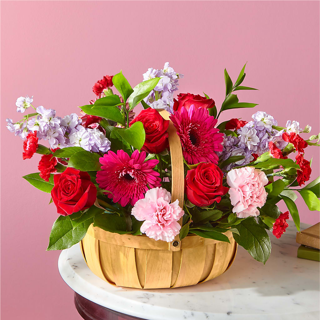 Pink Picnic Basket – HYDE PARK FLORIST & GIFTS, Hyde Park NY