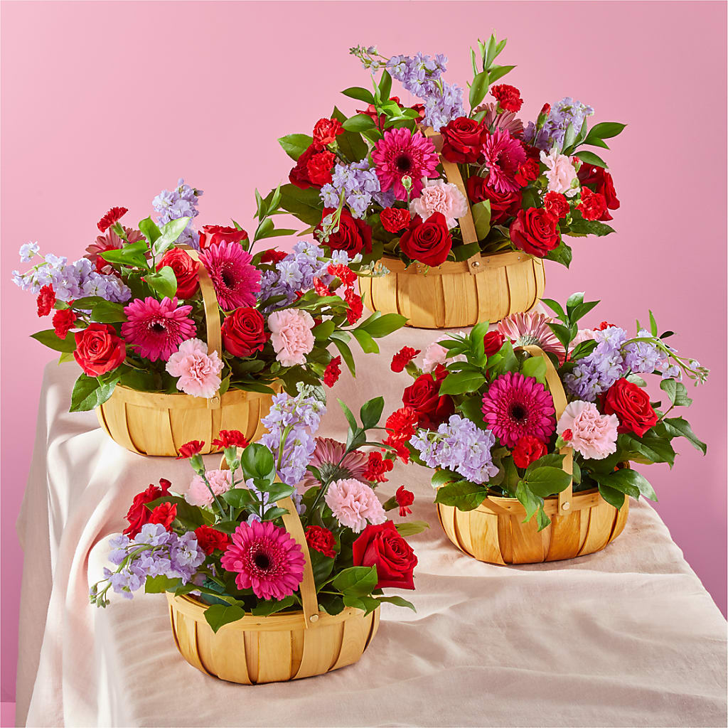 Pink Picnic Basket – HYDE PARK FLORIST & GIFTS, Hyde Park NY