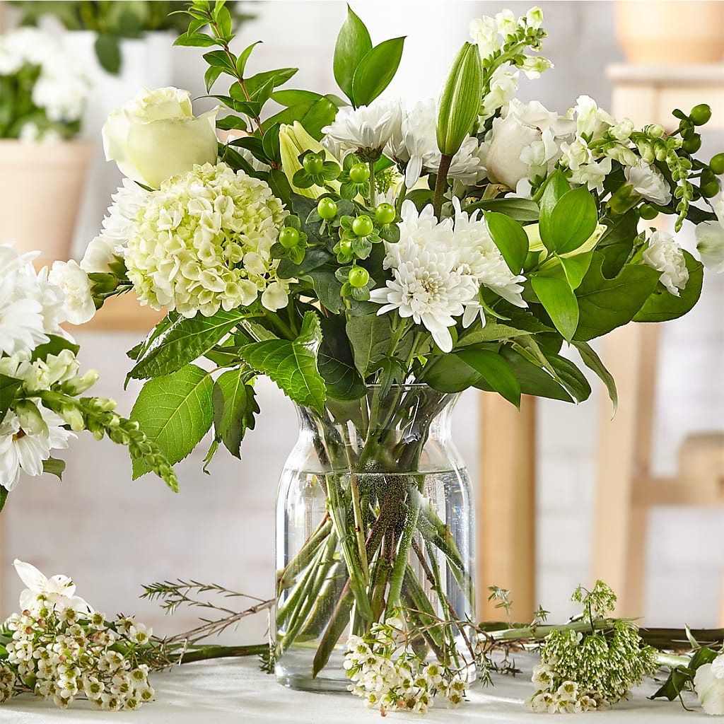 Classic Ivory – A Florist Original – HYDE PARK FLORIST & GIFTS, Hyde Park NY