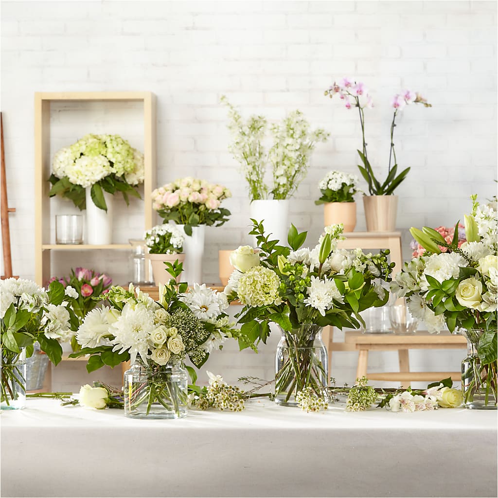 Classic Ivory – A Florist Original – HYDE PARK FLORIST & GIFTS, Hyde Park NY