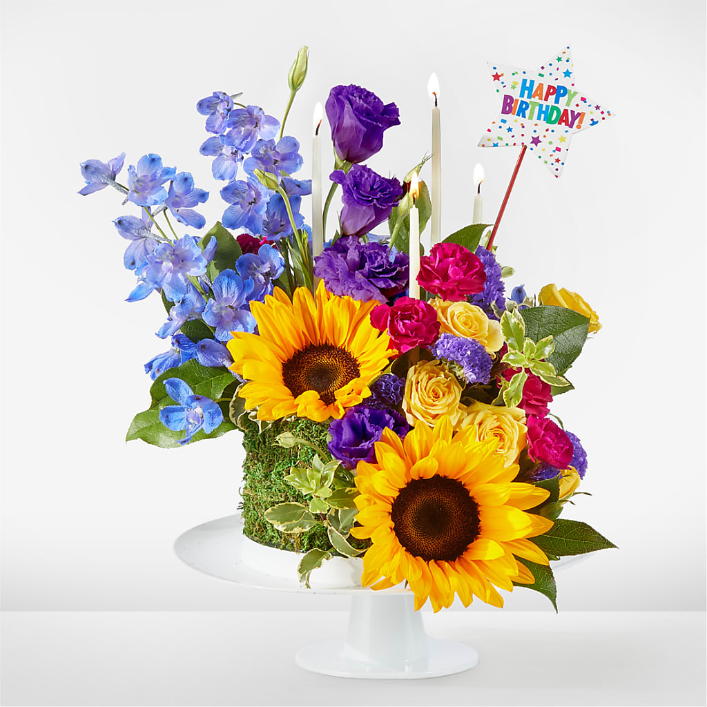 Star of the Day Floral Cake – HYDE PARK FLORIST & GIFTS, Hyde Park NY