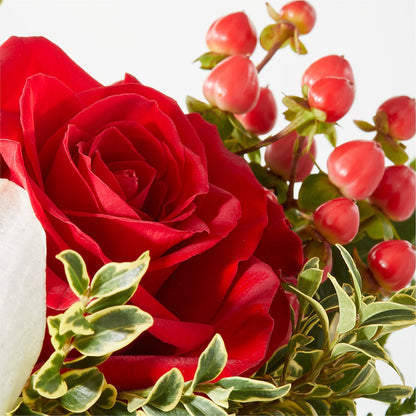 Snowy Wonderland Bouquet – HYDE PARK FLORIST & GIFTS, Hyde Park NY