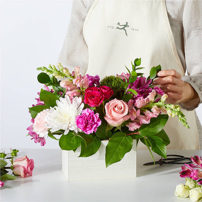 Sweetberry Box – A Florist Original – HYDE PARK FLORIST & GIFTS, Hyde Park NY