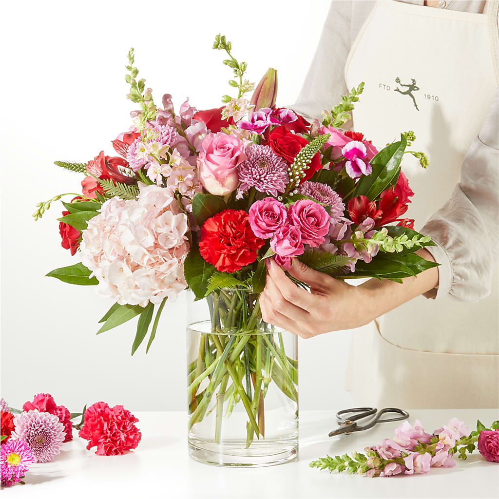 Swooning Over You - A Luxury Florist Original – HYDE PARK FLORIST & GIFTS, Hyde Park NY