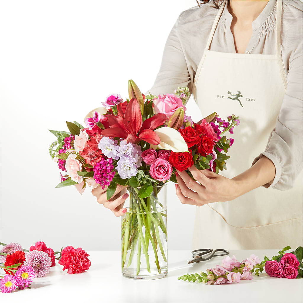 Swooning Over You - A Luxury Florist Original – HYDE PARK FLORIST & GIFTS, Hyde Park NY