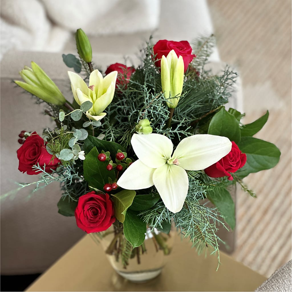 Glittering Lights Bouquet – HYDE PARK FLORIST & GIFTS, Hyde Park NY