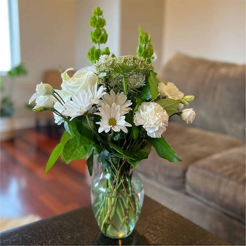 Classic Ivory – A Florist Original – HYDE PARK FLORIST & GIFTS, Hyde Park NY