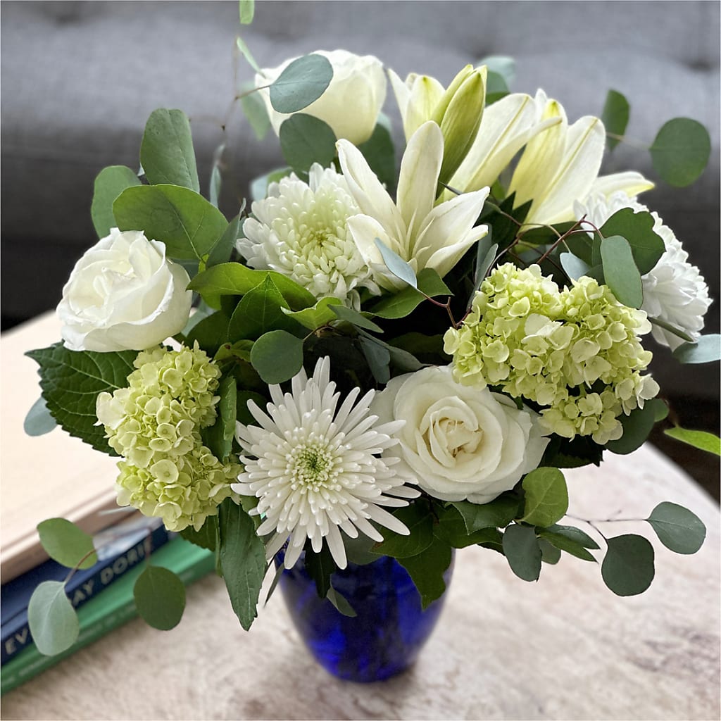 Snowy Dreams Bouquet – HYDE PARK FLORIST & GIFTS, Hyde Park NY