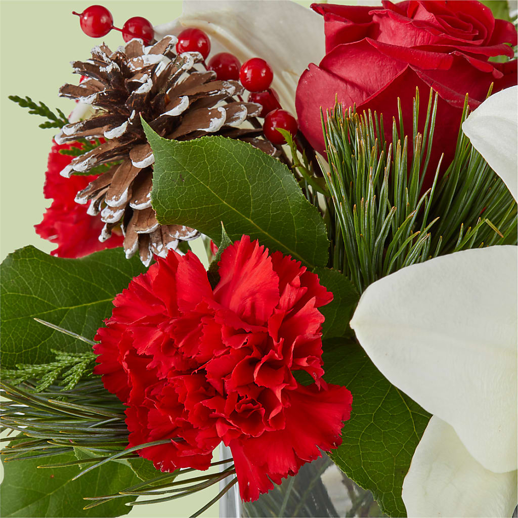 Glistening Icicles Bouquet – HYDE PARK FLORIST & GIFTS, Hyde Park NY